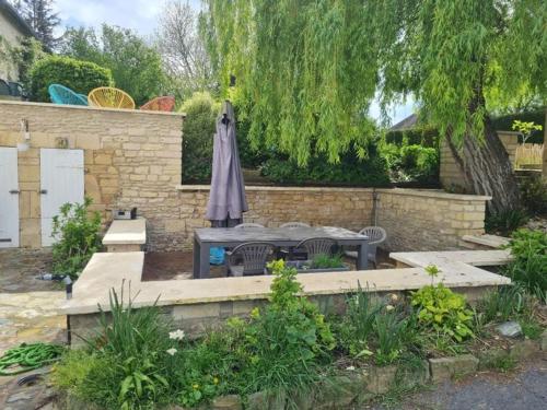 apartment with large garden in Іфс