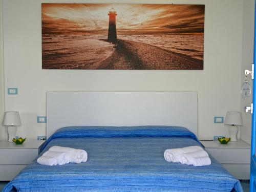 2 bedrooms, 3 beds