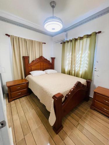 impecable 2 Bedroom Apartment Steps from the Pier - image 5
