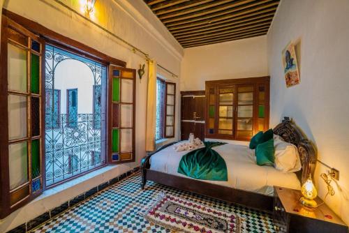 room detail thumbnail 1