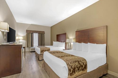 2 queen beds