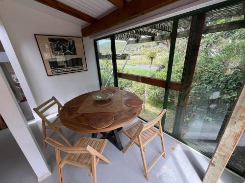 Medlands Retreat with Breathtaking Views in Great Barrier Island