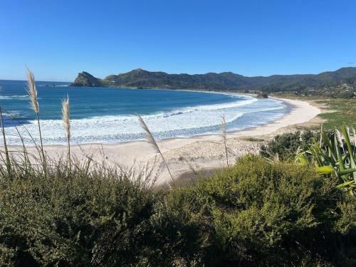 Medlands Retreat with Breathtaking Views in Great Barrier Island
