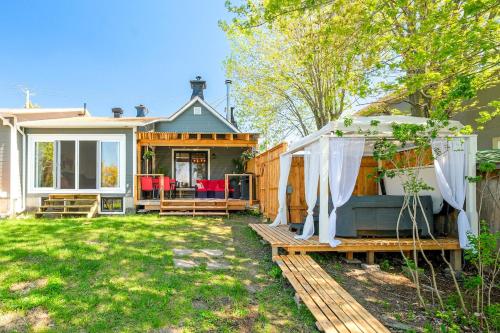 Gîte chaleureux-spa-bord de l'eau-Expérience (Gite chaleureux-spa-bord de l'eau-Experience) in Saint-Antoine-Sur-Richelieu (QC)