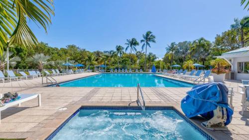 Pezsgőfürdő, Ocean Pointe Condo | Beach, Pool, Hot Tub & Tennis in Tavernier (FL)