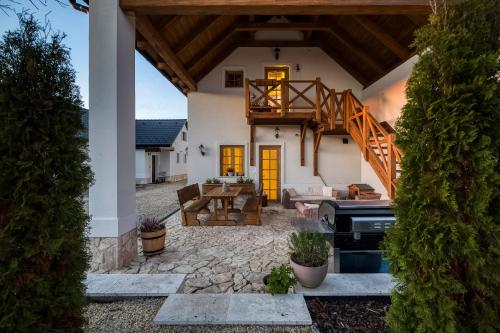Deer Apartment in Habri