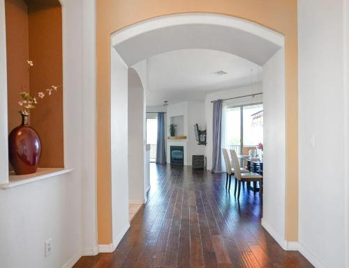 Spacious 3BR Villa w Mountain Views, Pool & Private Garage Near Scottsdale in Fountain Hills