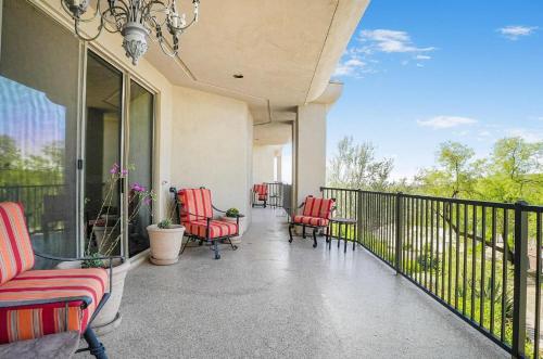 Spacious 3BR Villa w Mountain Views, Pool & Private Garage Near Scottsdale in Fountain Hills