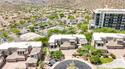 Spacious 3BR Villa w Mountain Views, Pool & Private Garage Near Scottsdale in Fountain Hills