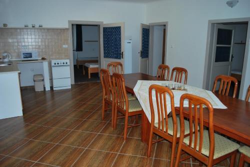 Kitchen, Rodinne ubytovani na Habesi in Chotebor