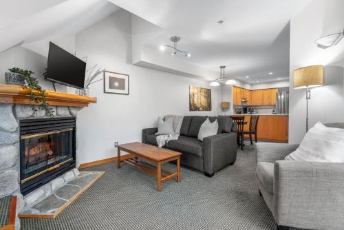 1BR in Lake Placid Lodge, Steps to Creekside Gondola, Shared Pool and Hot Tub, Lounge Access, Whistler (foto 6)