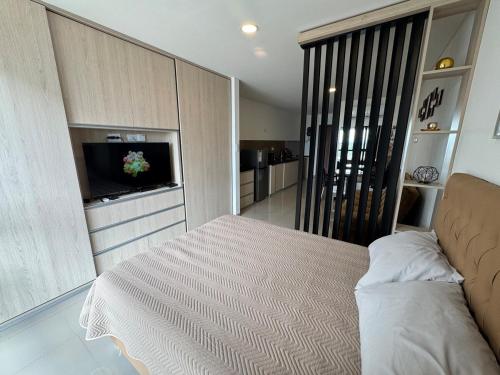 Urubo Apartment 30 OFF WiFi Cine Pool Rest Bar Breakfast in Colinas del Urubo