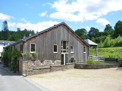 外部景觀, Holiday Home in Bièvre near Forest & Pond (Holiday Home in Bievre near Forest & Pond) in 比耶夫爾