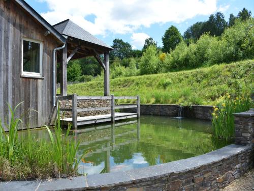 外部景觀, Holiday Home in Bièvre near Forest & Pond (Holiday Home in Bievre near Forest & Pond) in 比耶夫爾