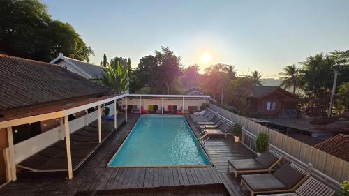 泳池, 琅勃拉邦日落旅舍 (Luang Prabang Sunset Hostel) in 龍坡邦