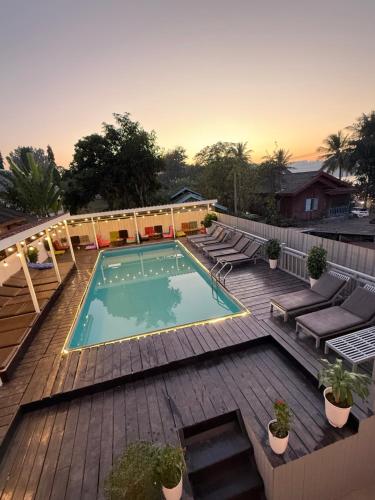 泳池, 琅勃拉邦日落旅舍 (Luang Prabang Sunset Hostel) in 龍坡邦