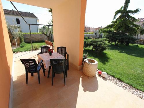 Erkély/terasz, Apartment in Fazana with Garden  Terrace in Fažana