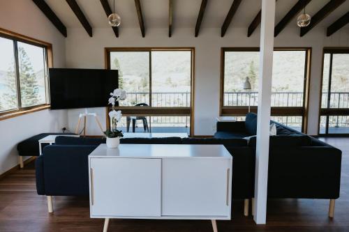 The View at Blueys - Ocean Beach Views in Pacific Palms