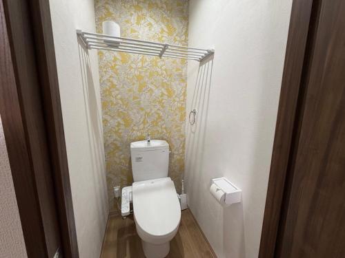 BEST ONE 鶴橋 Tsuruhashi 2-4