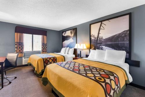 Super 8 by Wyndham Bloomington - image 8