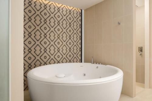 Bathroom, Grand Mercure Krabi Ao Nang in Krabi