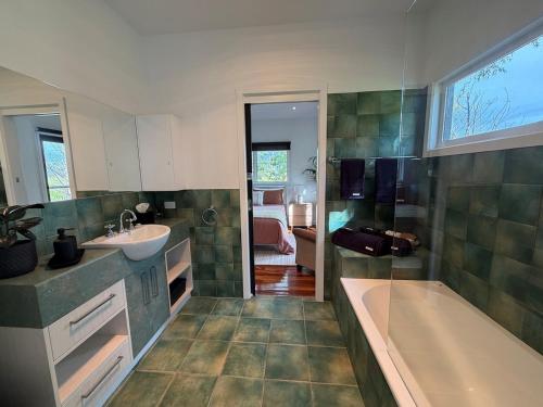 Vineyard Cottage at Oakdene in Wallington