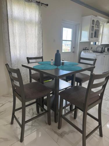 Faciliteter, Crane Beach Newley Built Condo Steps From Beach in Diamond Valley