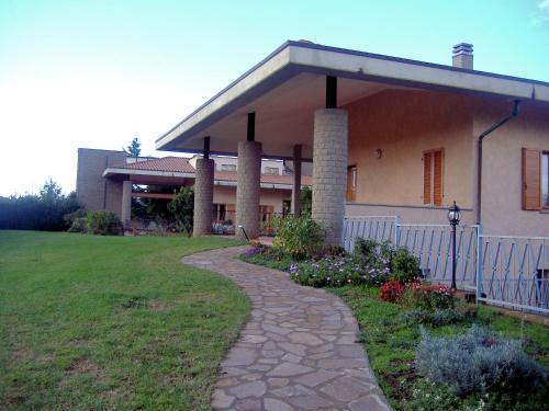  Villa Chiara, Pension in Bracciano