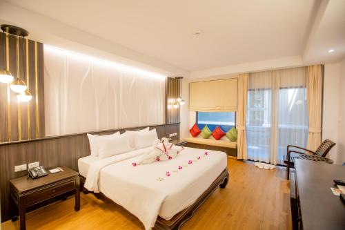 room detail thumbnail 1