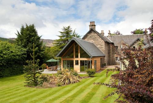 Craigatin House and Courtyard - Accommodation - Pitlochry