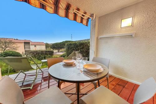 Bleu Azur T2, 4P, PK, AC, piscine terrasse, plage in Saint Aygulf
