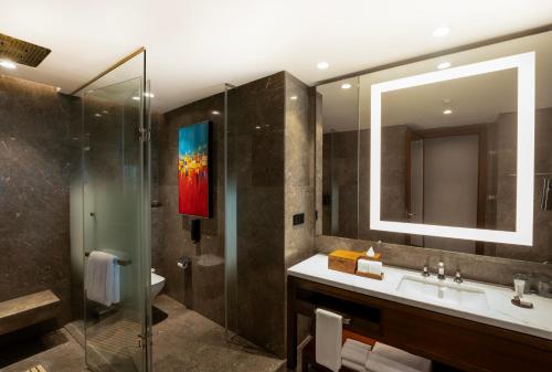 room detail thumbnail 2