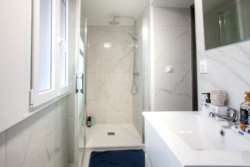 3 bedrooms, 4 beds