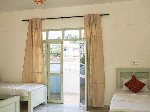 Mira Mirissa Room Type - Female Dorm