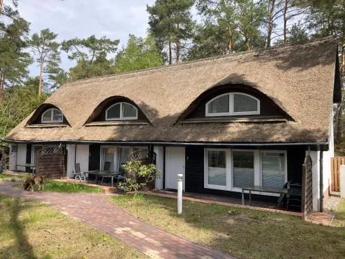 Inselglück unter Reet 100m zum Strand - Garten & Privatterrasse - Hund willkommen in Ostseebad Karlshagen, Deutschland