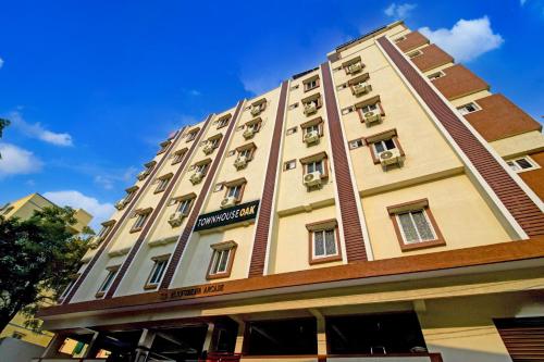 Super Townhouse Oak Bachupally Medical College Formerly SV Hotels