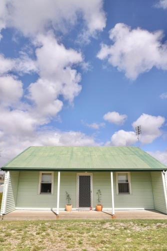 . Norfolk Shack - Where time stands still
