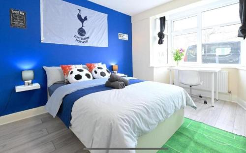 Fina's House - Moments from Tottenham Hotspur Stadium chambre d'hôte Angel Road Railway Station