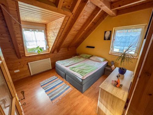 เตียงนอน, Ferienwohnung zum Kirchturmblick in เดตเทลบาช