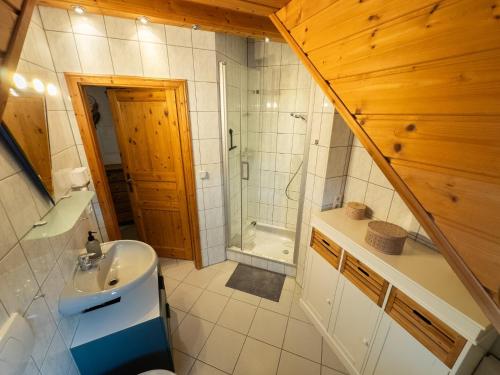 ฝักบัว, Ferienwohnung zum Kirchturmblick in เดตเทลบาช