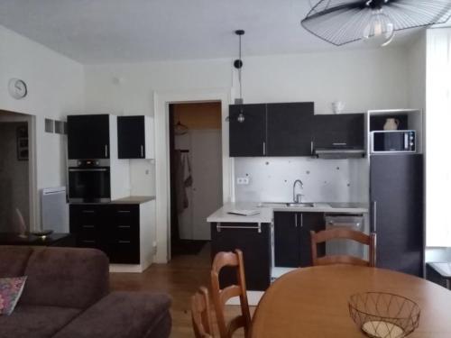 Appartement Centre-ville Cauterets 53m² 1 Chambre - FR-1-234-279