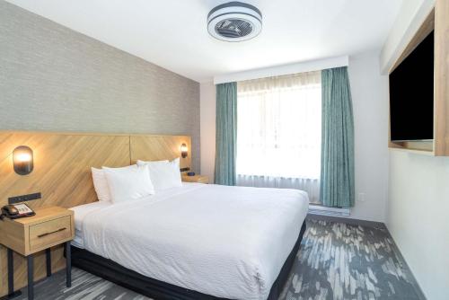 Sandman Suites Surrey - Guildford in Surrey, Canada