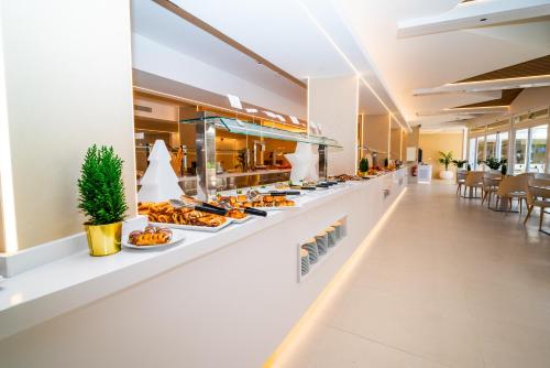 Hotel Sahara Playa - image 2