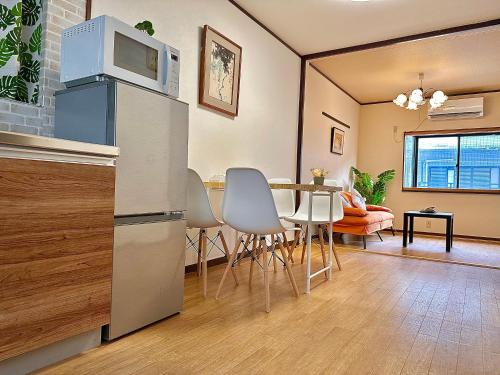 Direct access to Umeda Osaka! Direct access to Namba, convenient to Kansai Airport, free parking, maximum 8 people, best for families