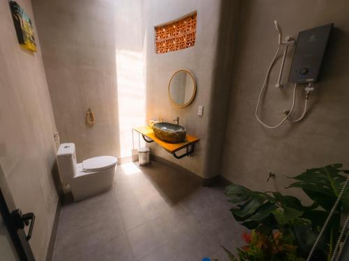 room detail thumbnail 2