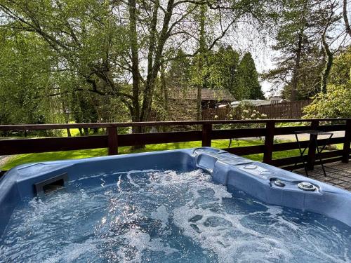 สภาพแวดล้อมโดยรอบ, Lady Galloway 27 with Hot Tub in นิวตันสวีวาร์ท