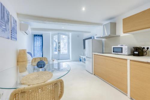 Eros Suite, Greek-style apartment with Jacuzzi in 布里尼奧勒