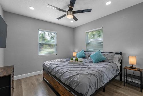 Incredible Heated Pool House in Tampa in Tampa, USA