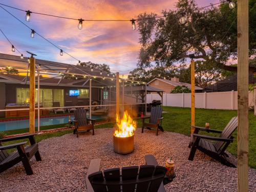 Pool Hot Tub Massage Chair Free EV Charger 5 Mins to Beaches! in Indian Shores