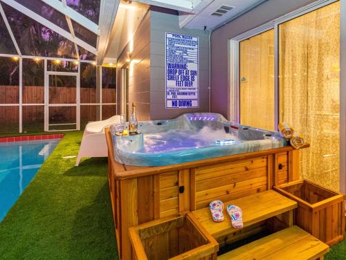 Pool Hot Tub Massage Chair Free EV Charger 5 Mins to Beaches! in Indian Shores